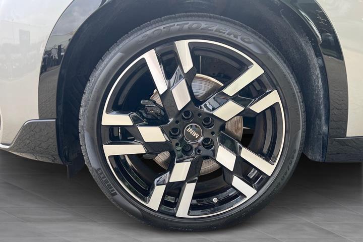Grå Mini Countryman fra 2025