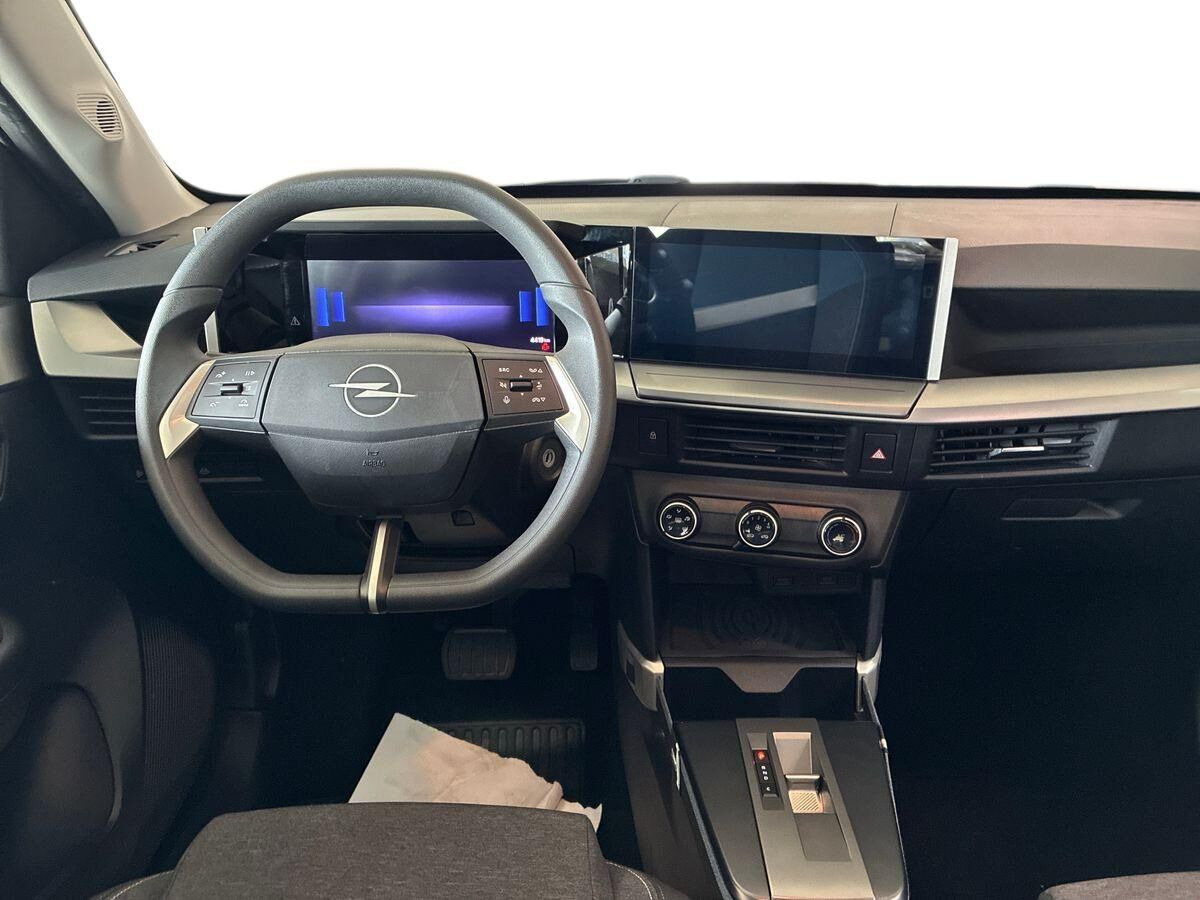 Sort Opel Frontera fra 2025