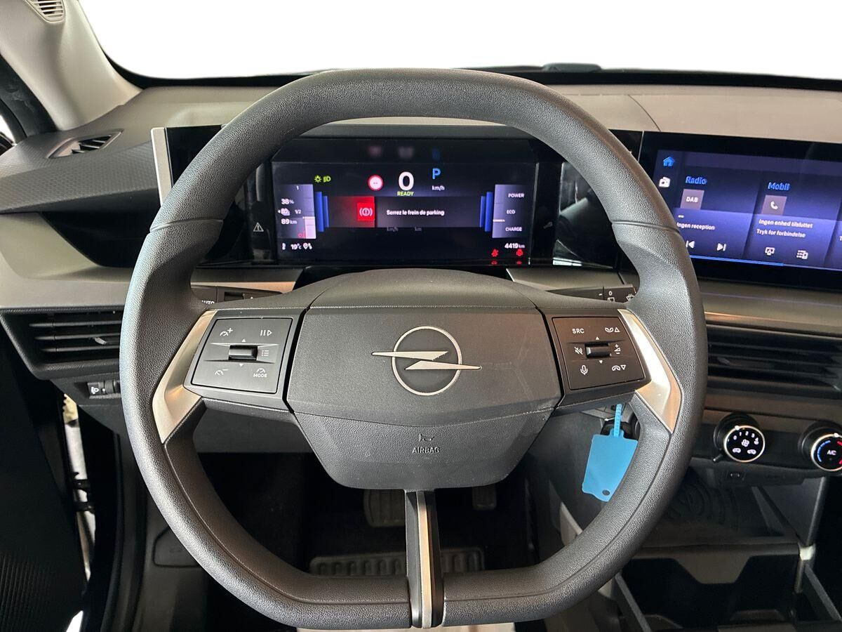 Sort Opel Frontera fra 2025