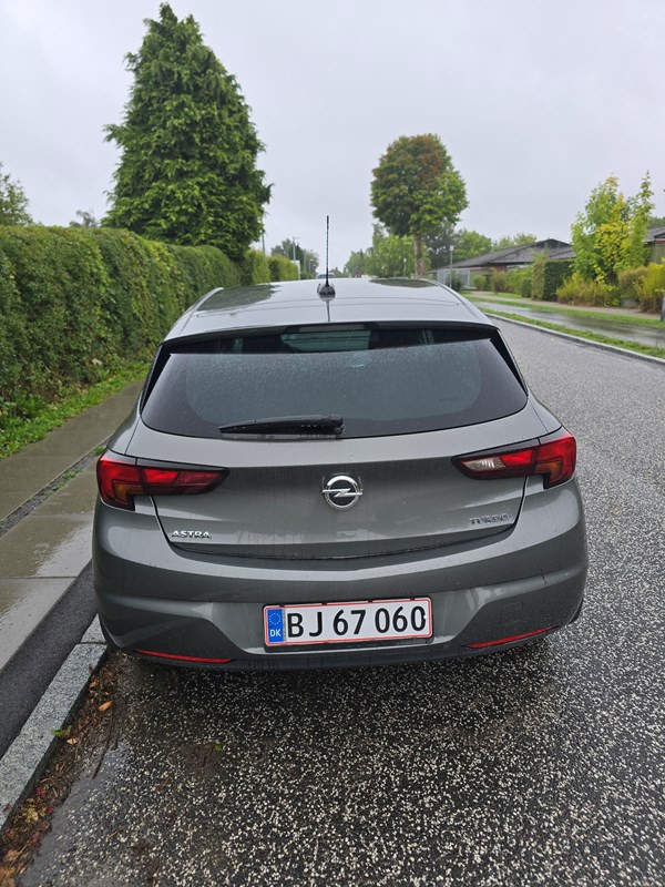 undefined Opel Astra fra 2017
