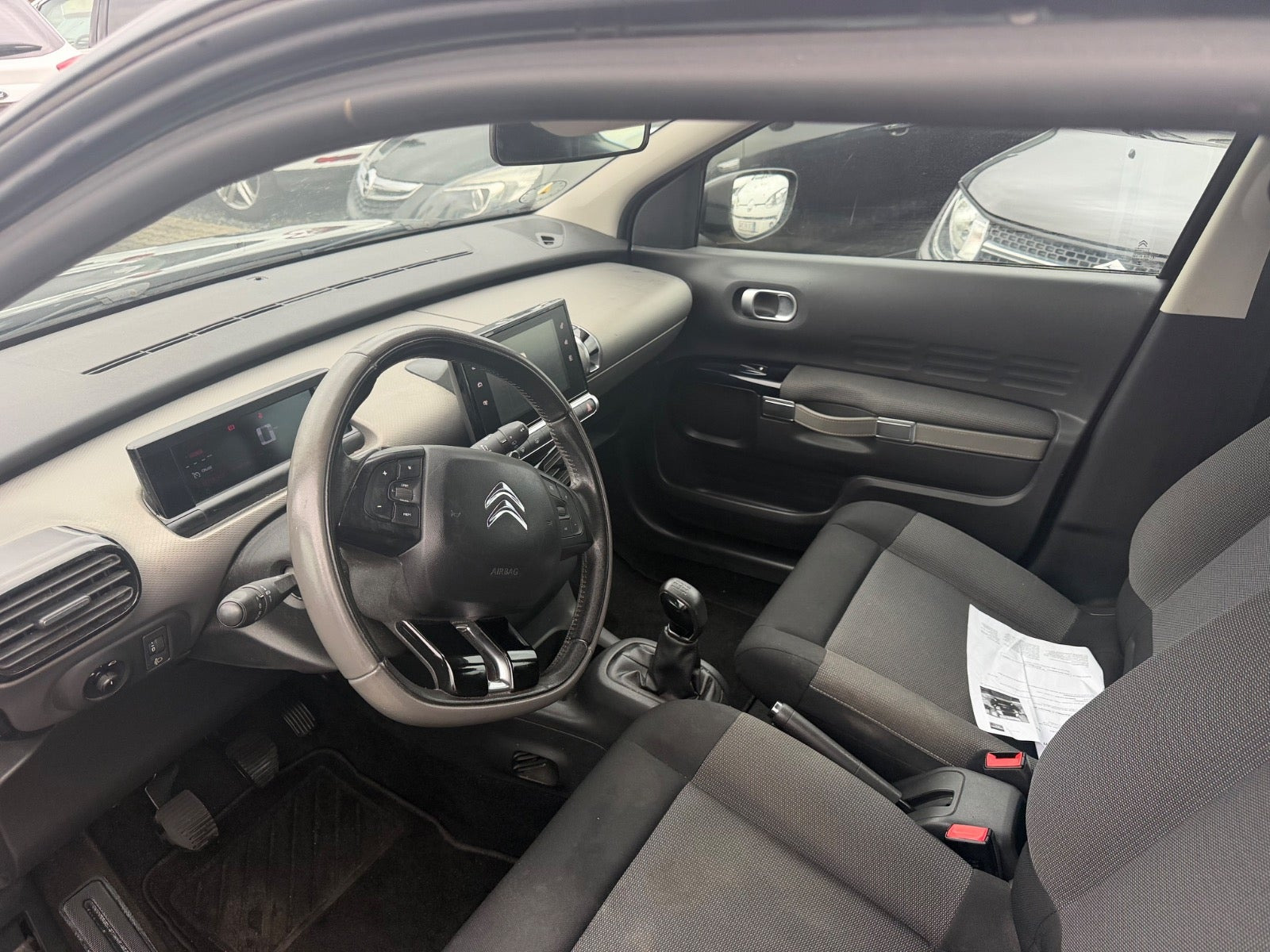 Sort Citroën C4 Cactus fra 2015