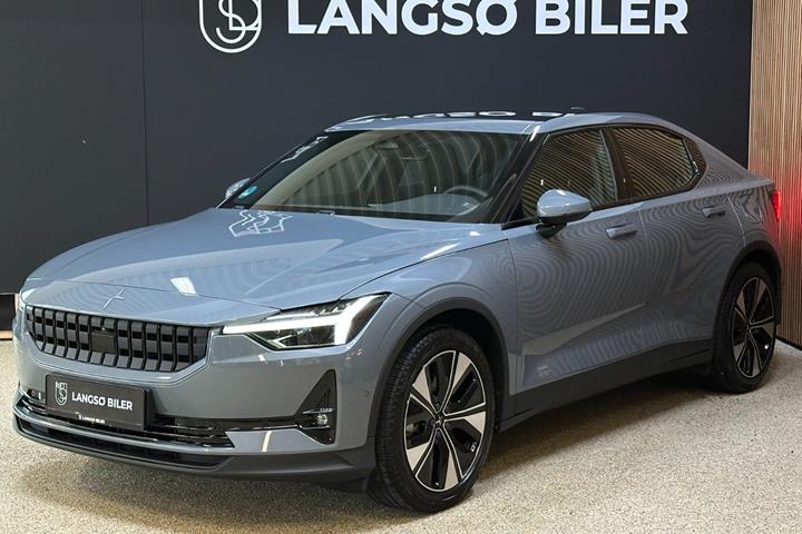 Grå Polestar 2 fra 2023 set udefra