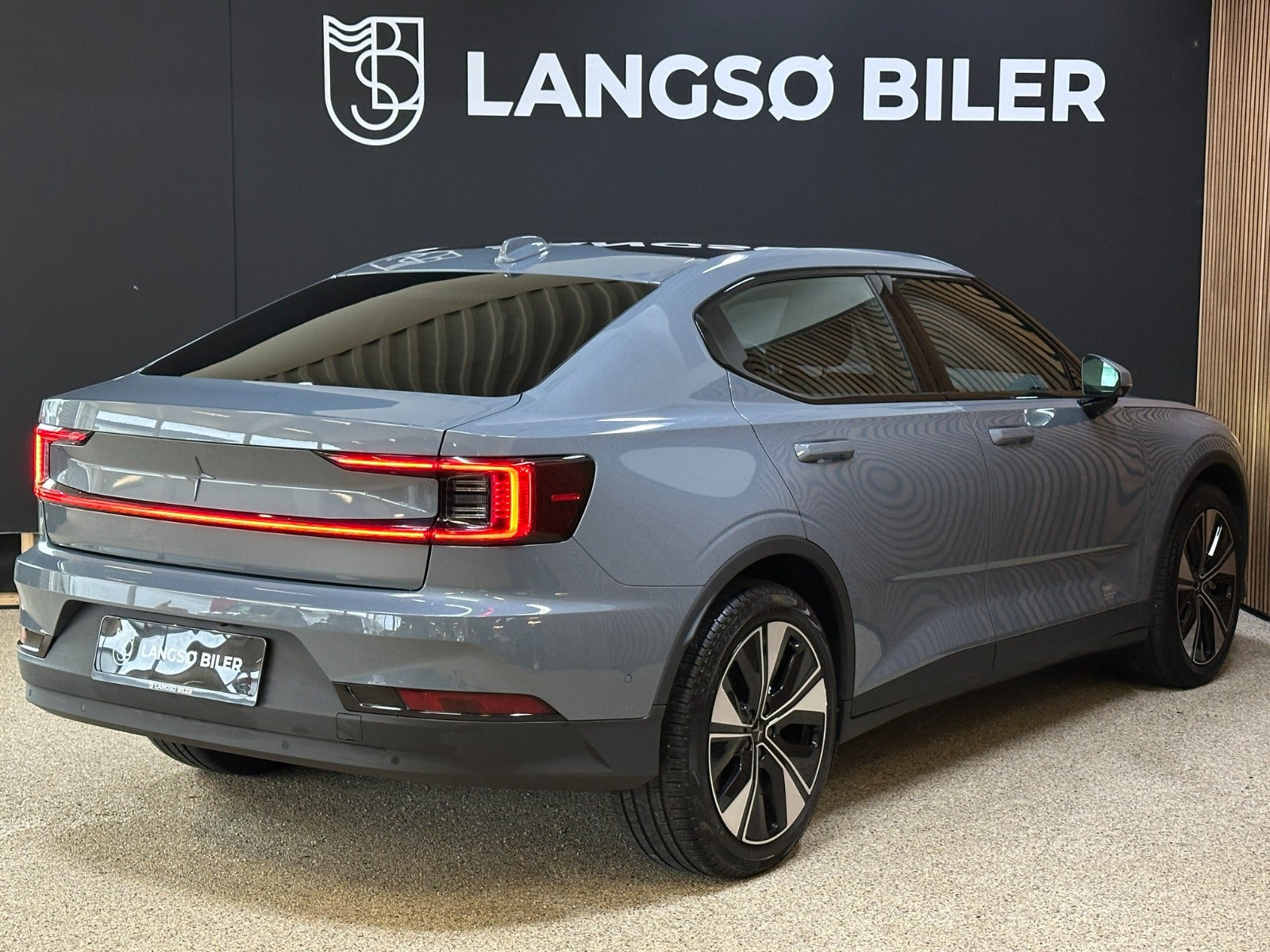 Grå Polestar 2 fra 2023