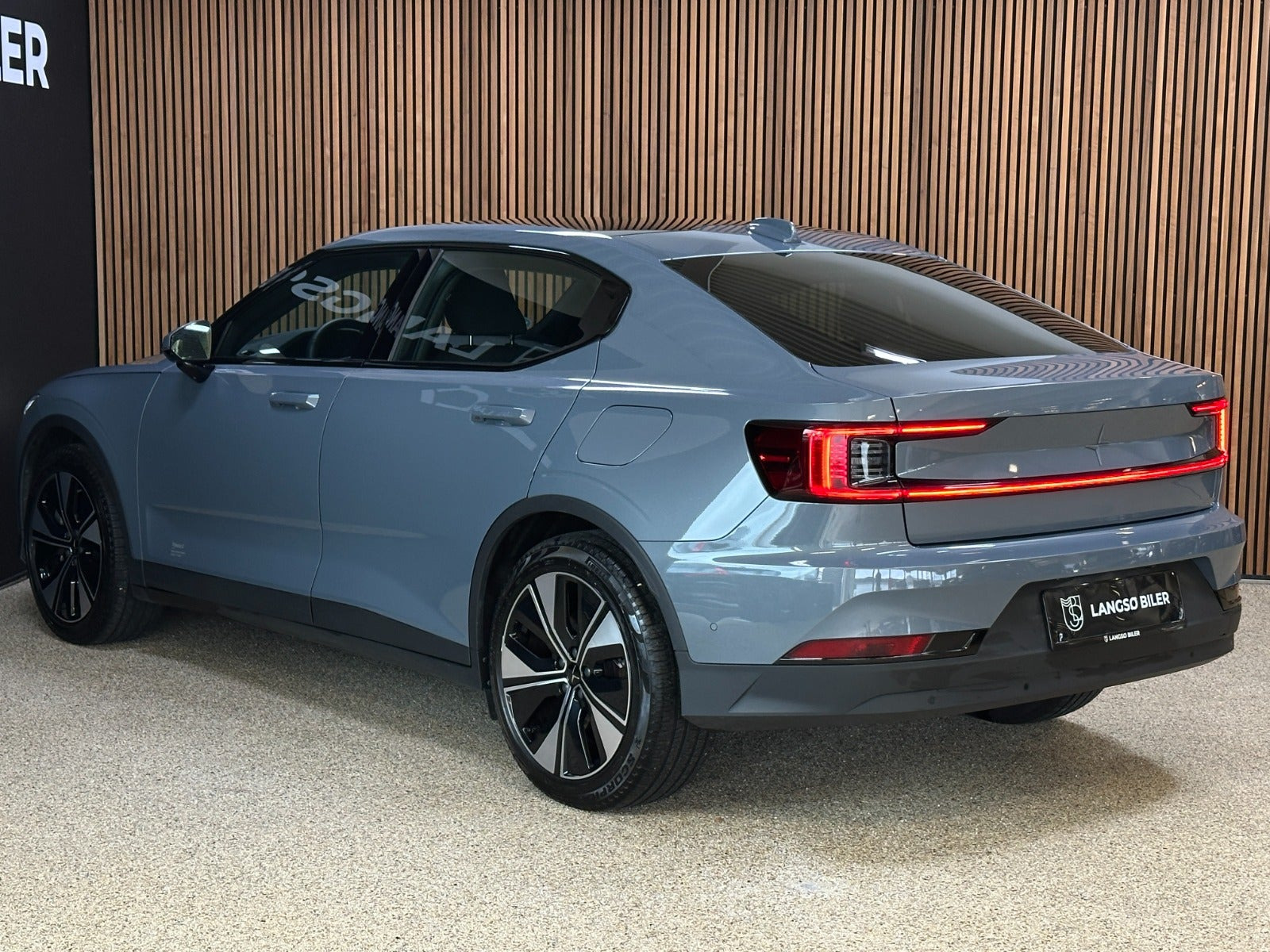 Grå Polestar 2 fra 2023