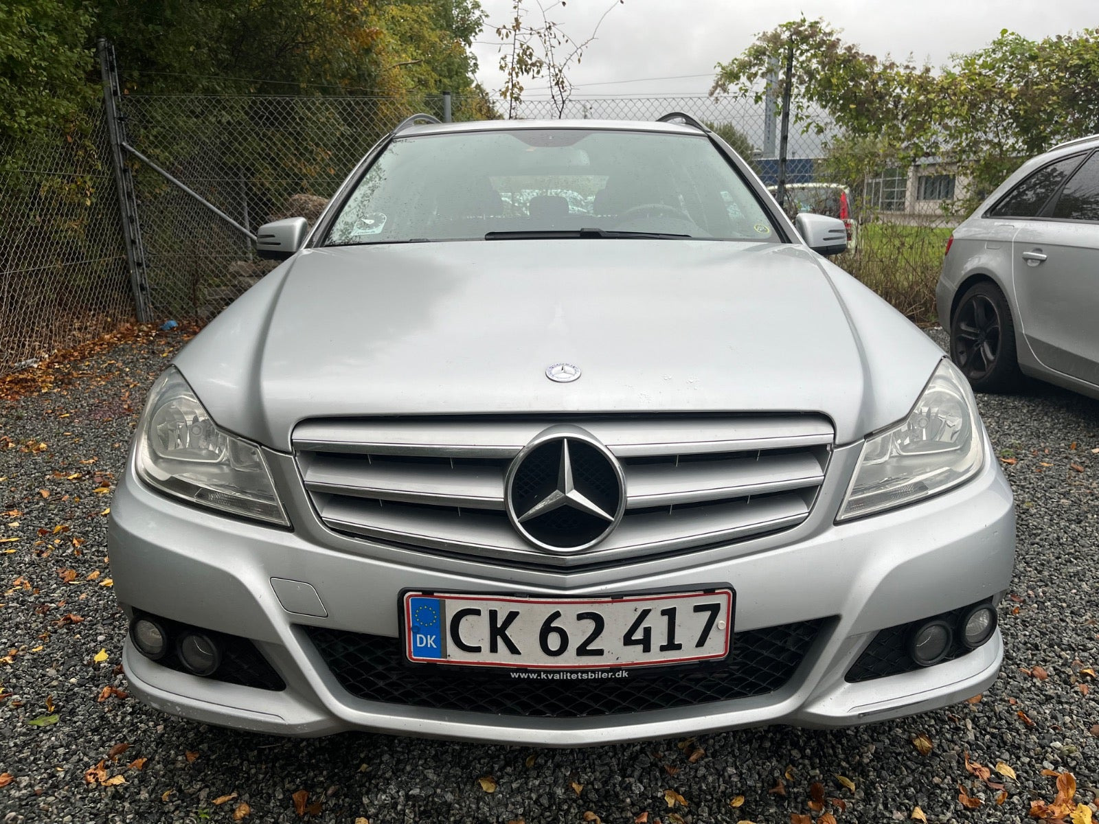 Sølv Mercedes C180 fra 2014