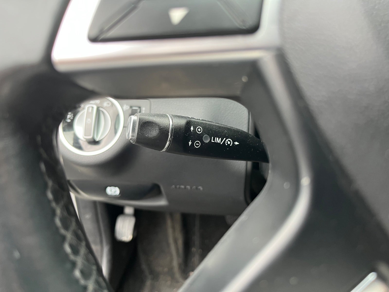 Sølv Mercedes C180 fra 2014