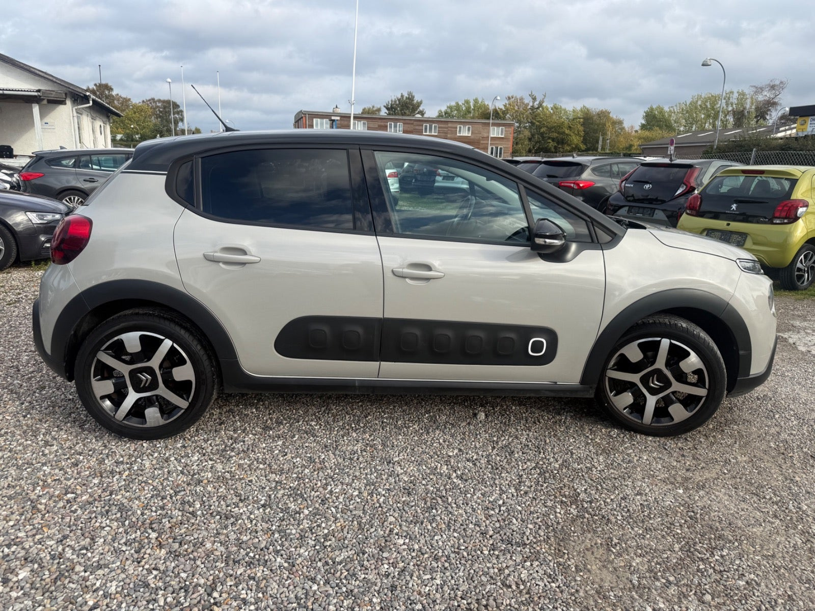 Beige Citroën C3 fra 2019