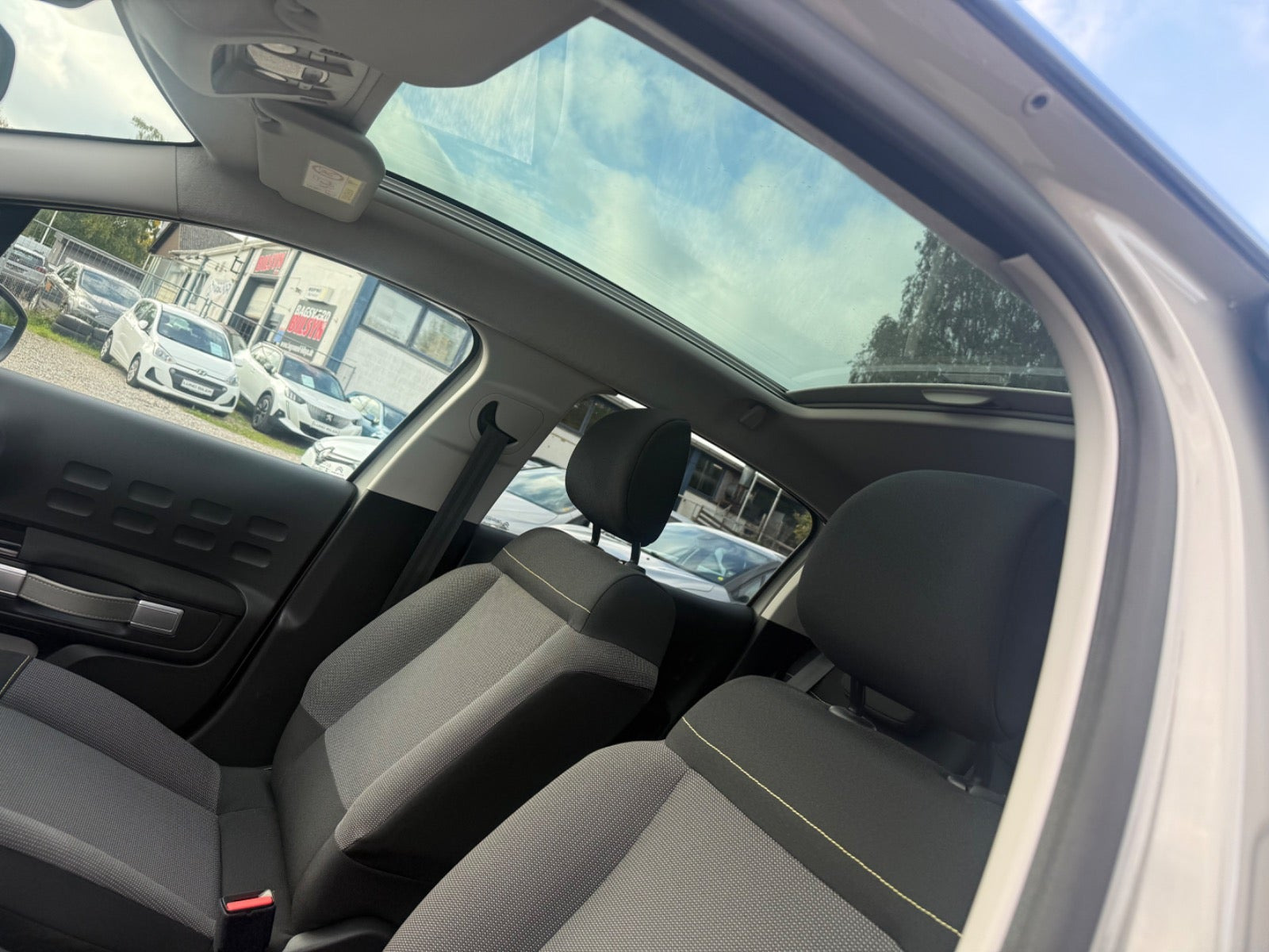 Beige Citroën C3 fra 2019