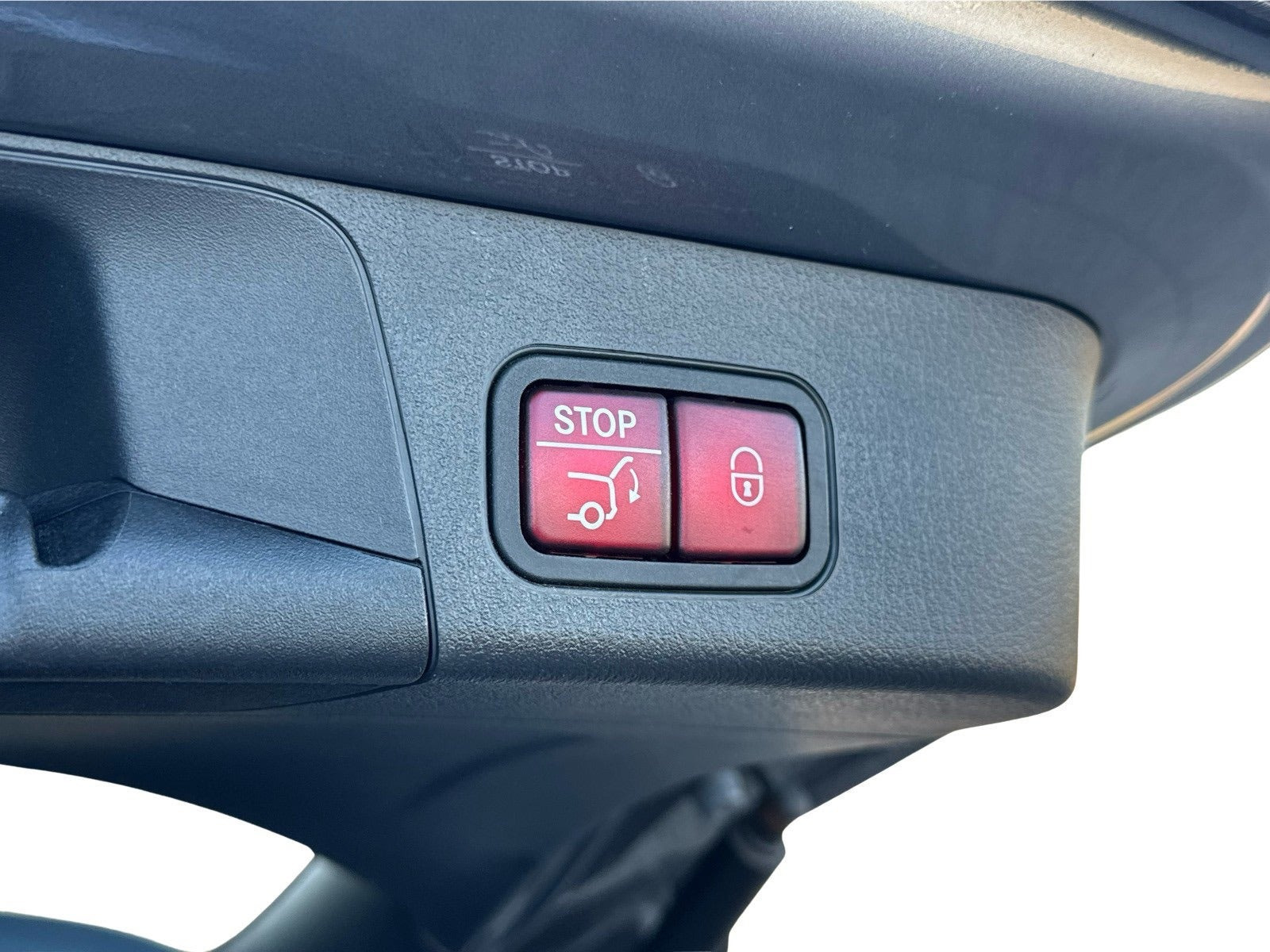Grå Mercedes EQB300 fra 2022