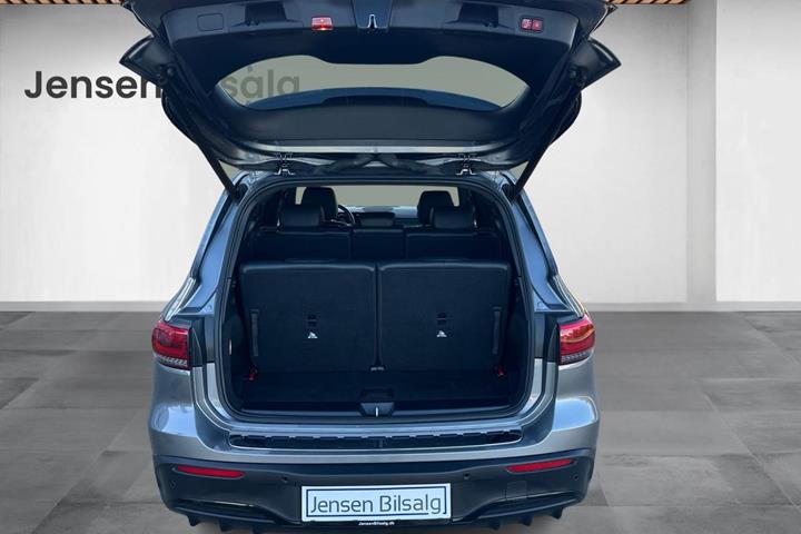Grå Mercedes EQB300 fra 2022