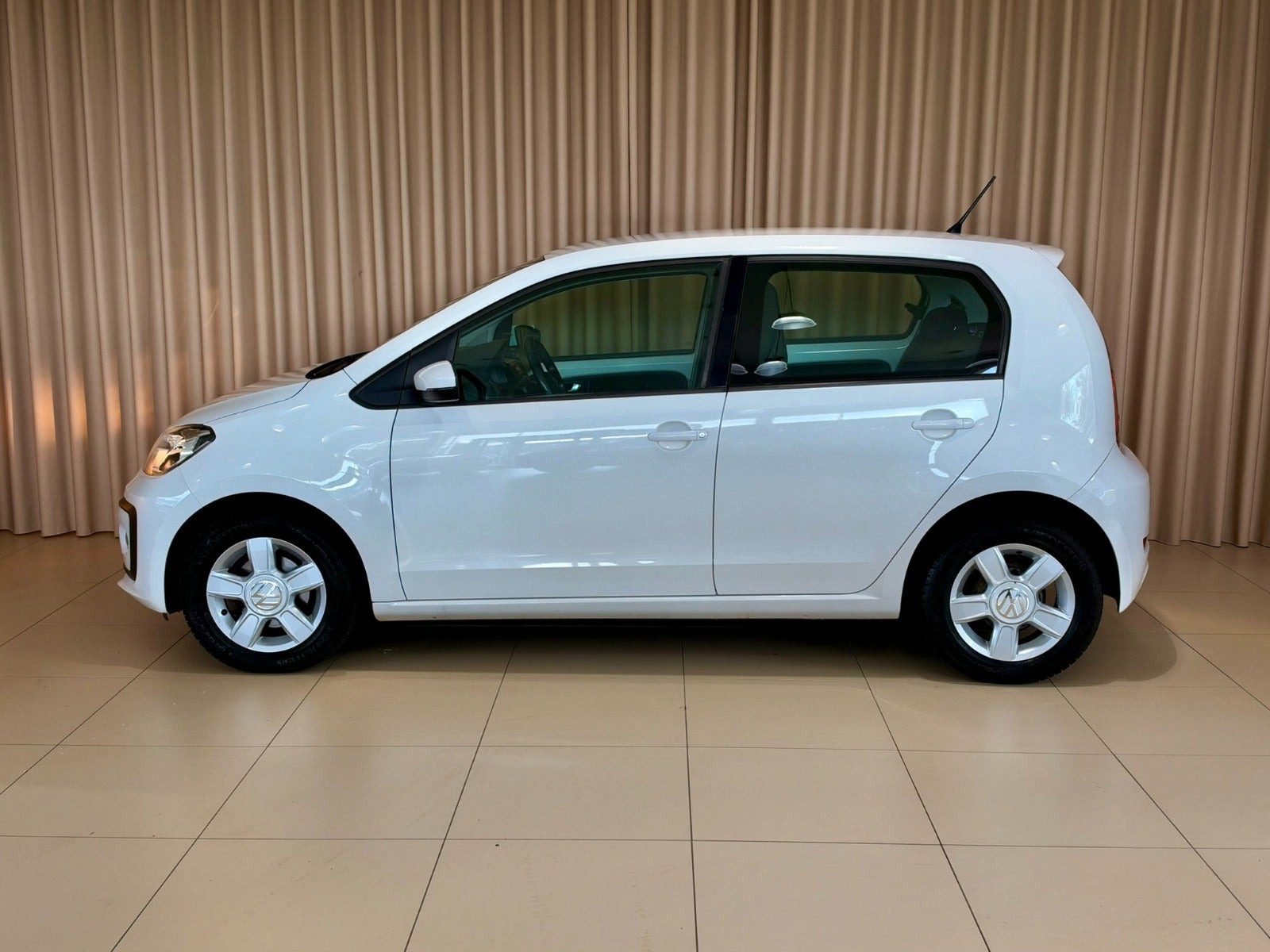Hvid VW UP! fra 2017
