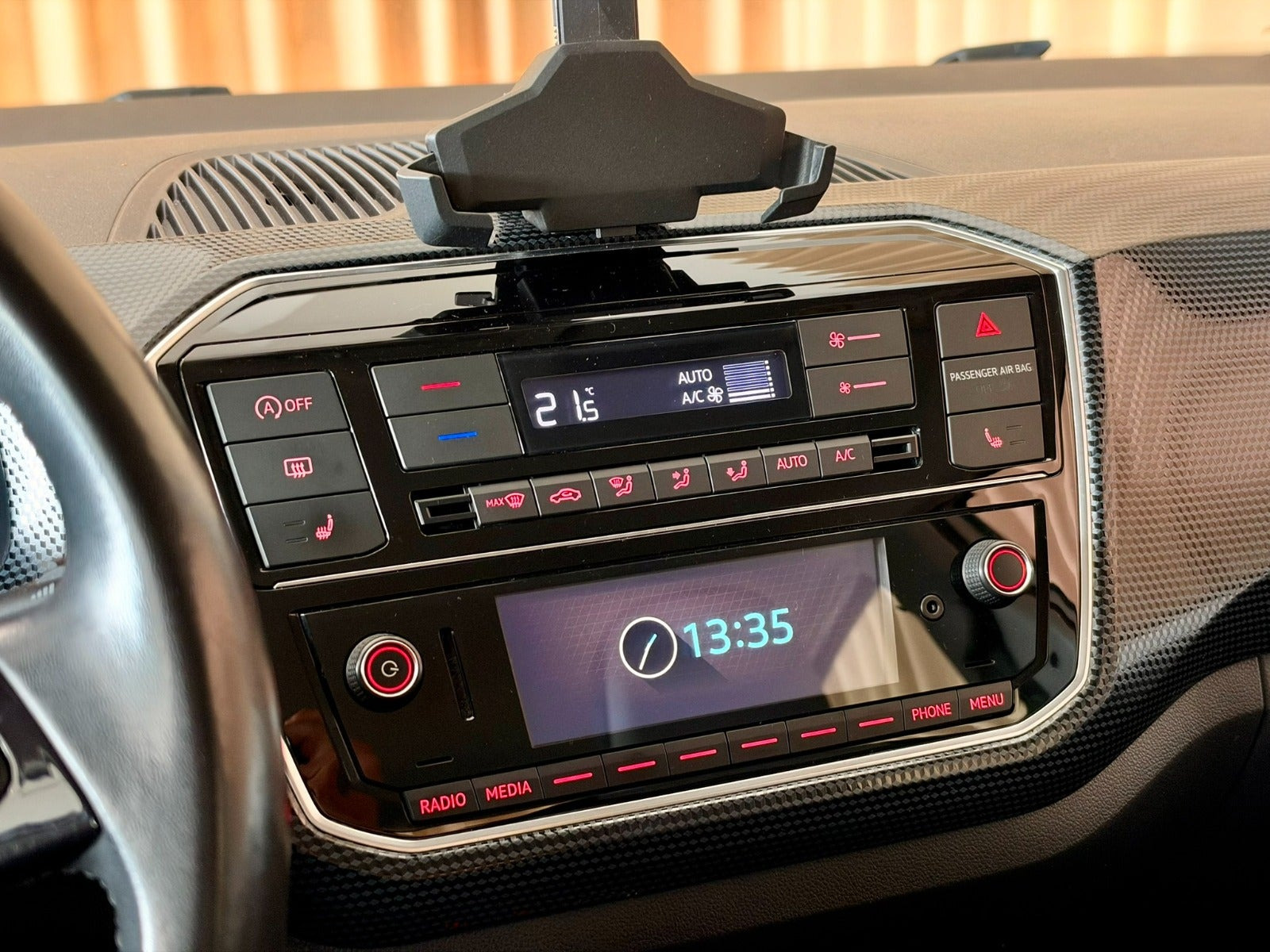 Hvid VW UP! fra 2017
