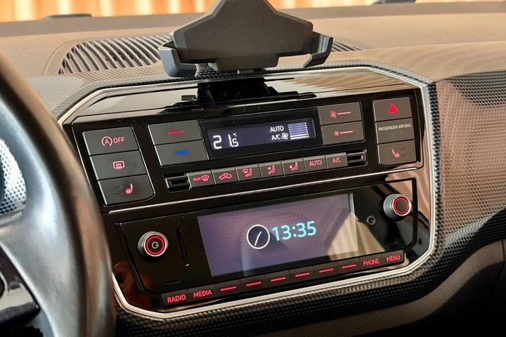 Hvid VW UP! fra 2017