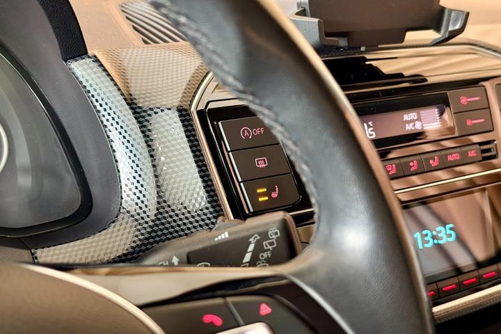Hvid VW UP! fra 2017