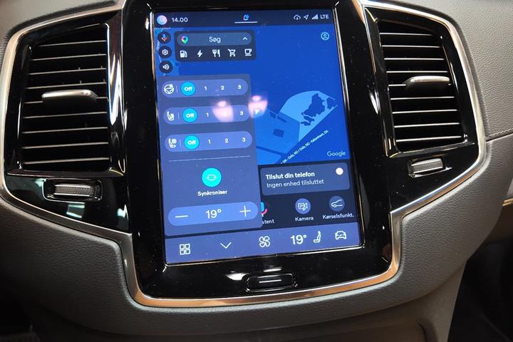 Gul Volvo XC90 fra 2023