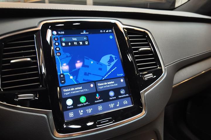 Gul Volvo XC90 fra 2023