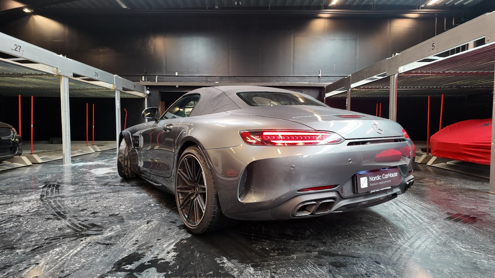 Grå Mercedes AMG GT C fra 2021