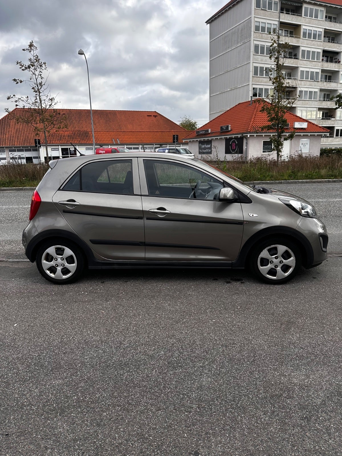 Brun Kia Picanto fra 2014