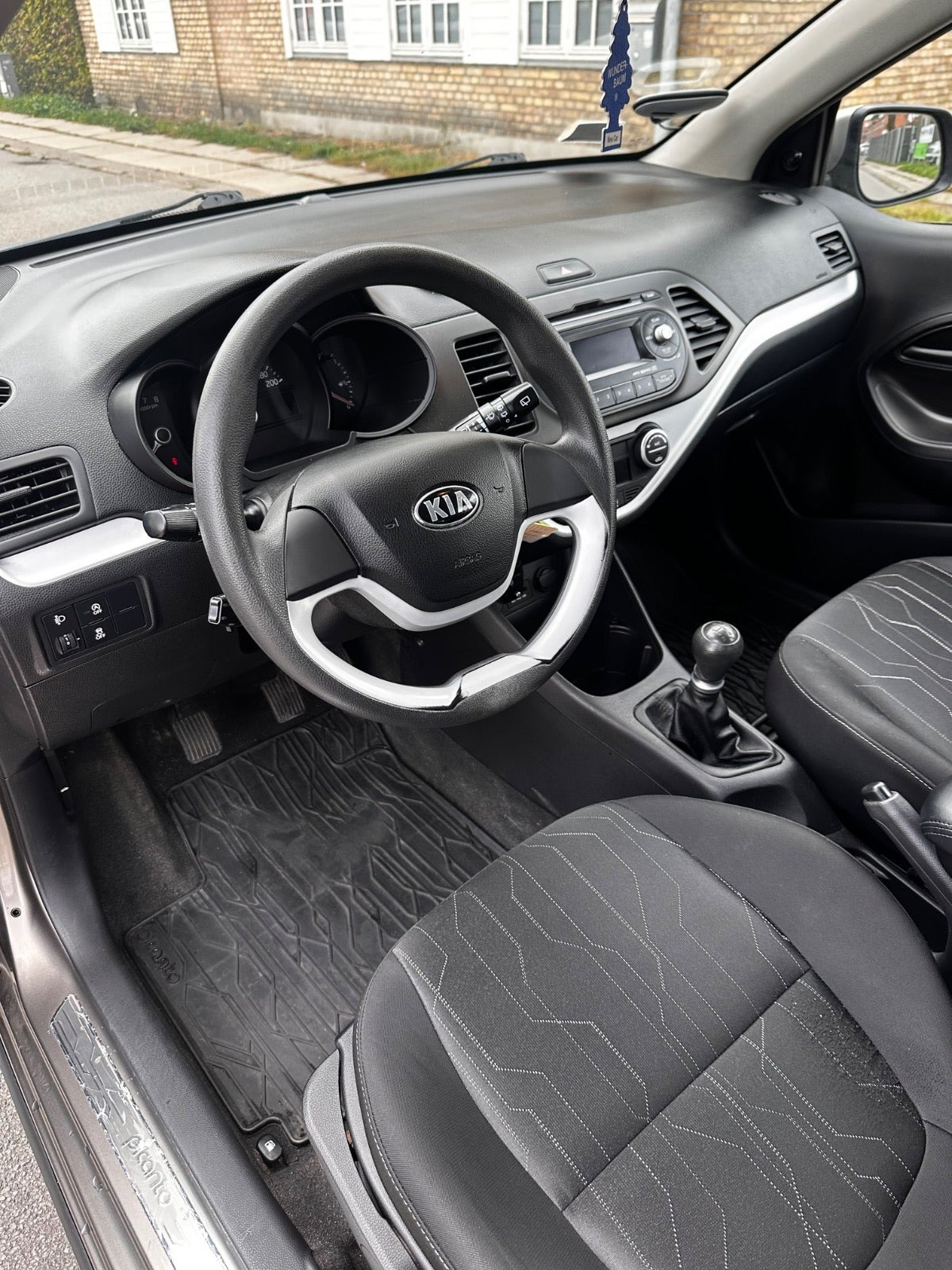 Brun Kia Picanto fra 2014