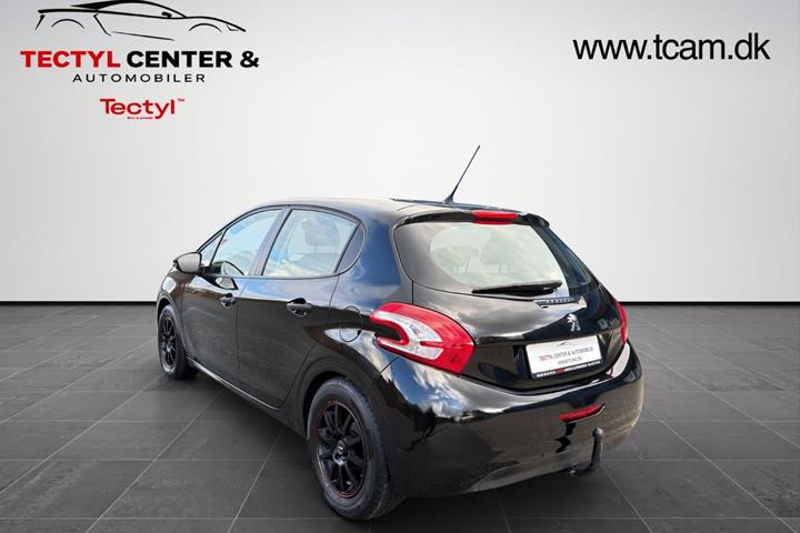 Sort Peugeot 208 fra 2012