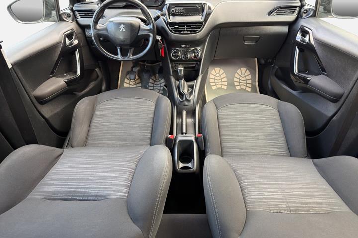 Sort Peugeot 208 fra 2012