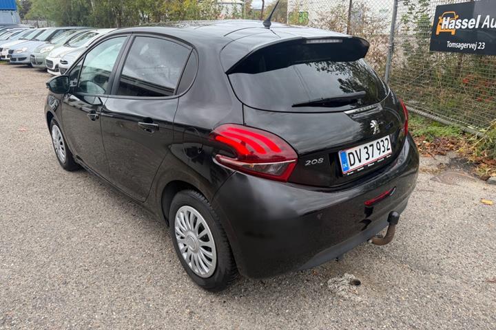 Grøn Peugeot 208 fra 2016