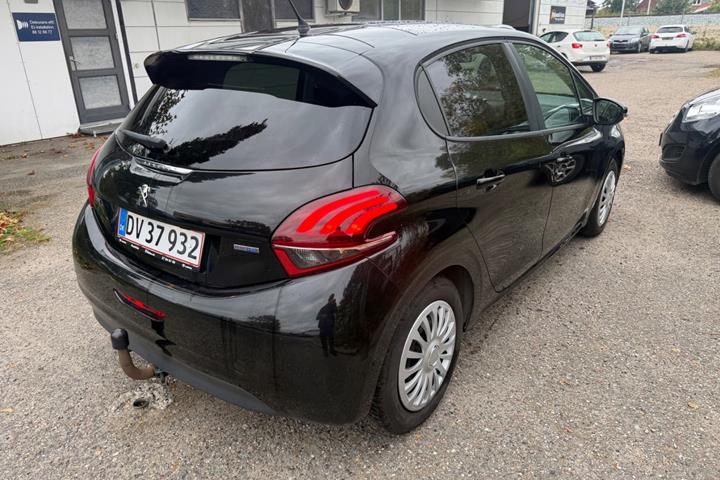 Grøn Peugeot 208 fra 2016