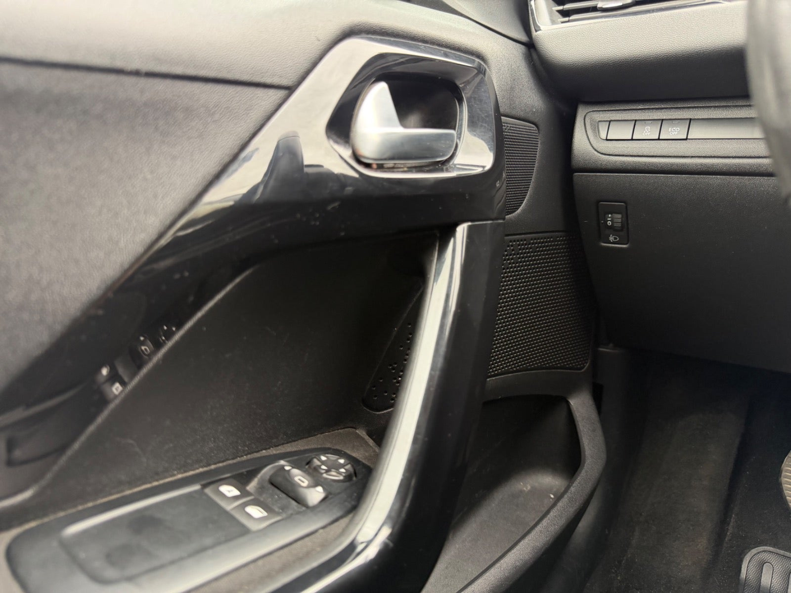 Grøn Peugeot 208 fra 2016