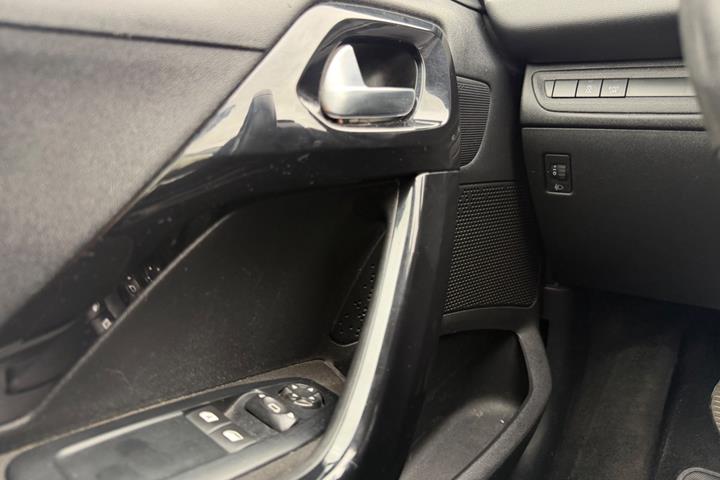 Grøn Peugeot 208 fra 2016