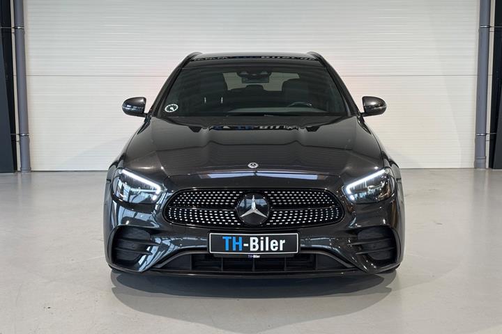 Sort Mercedes E300 de fra 2021