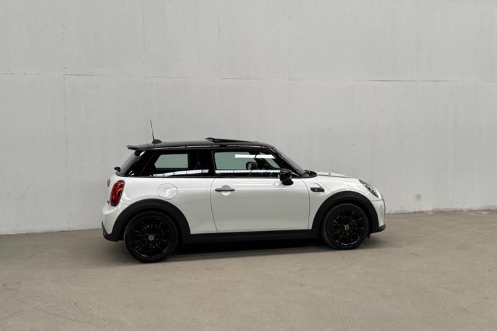 Hvid Mini Cooper SE fra 2023