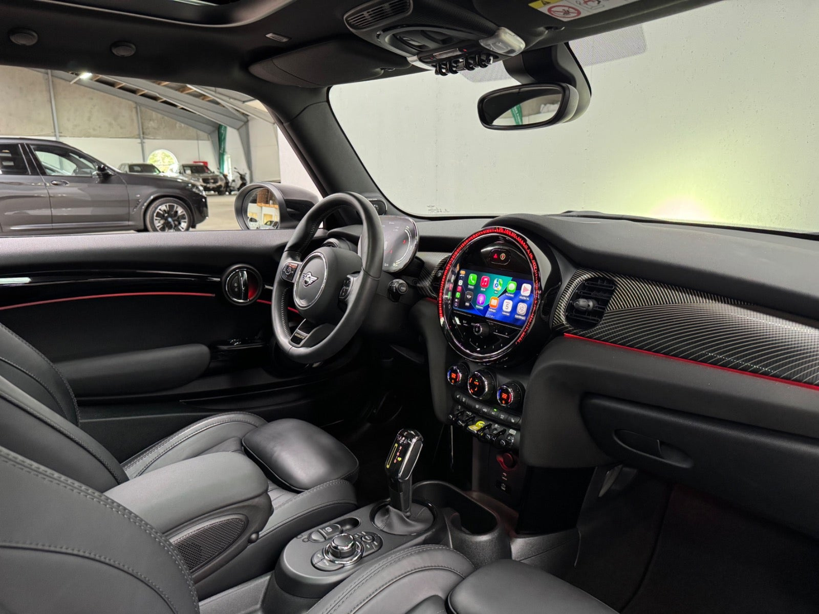 Hvid Mini Cooper SE fra 2023