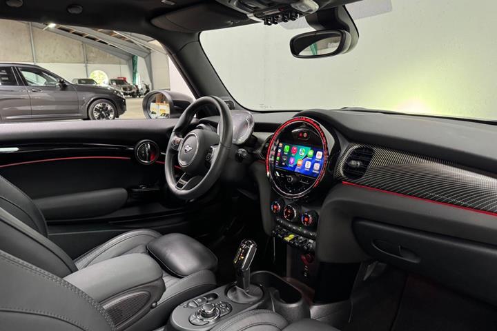 Hvid Mini Cooper SE fra 2023