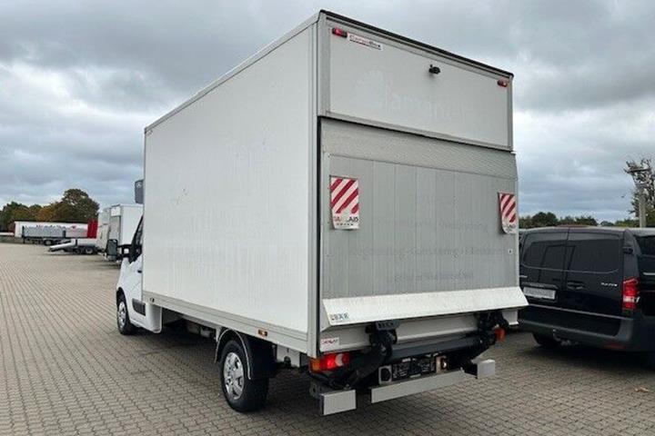 Hvid Nissan NV400 fra 2021