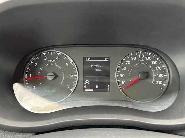 Hvid Nissan NV400 fra 2021
