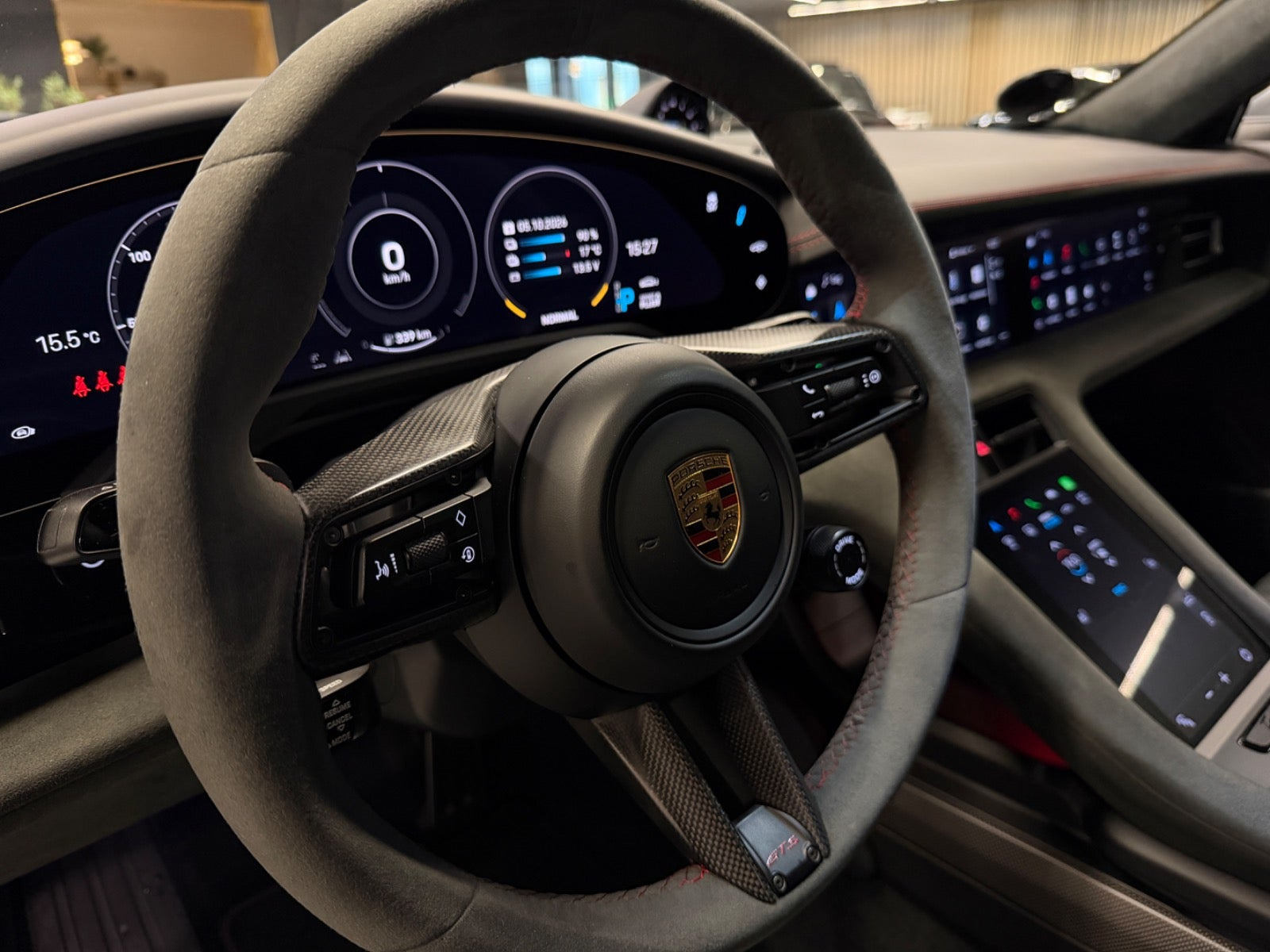 Sort Porsche Taycan GTS fra 2022