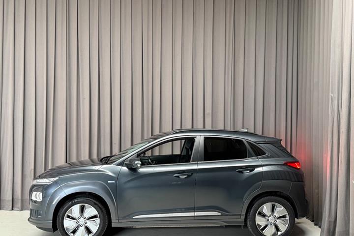 Grå Hyundai Kona fra 2020