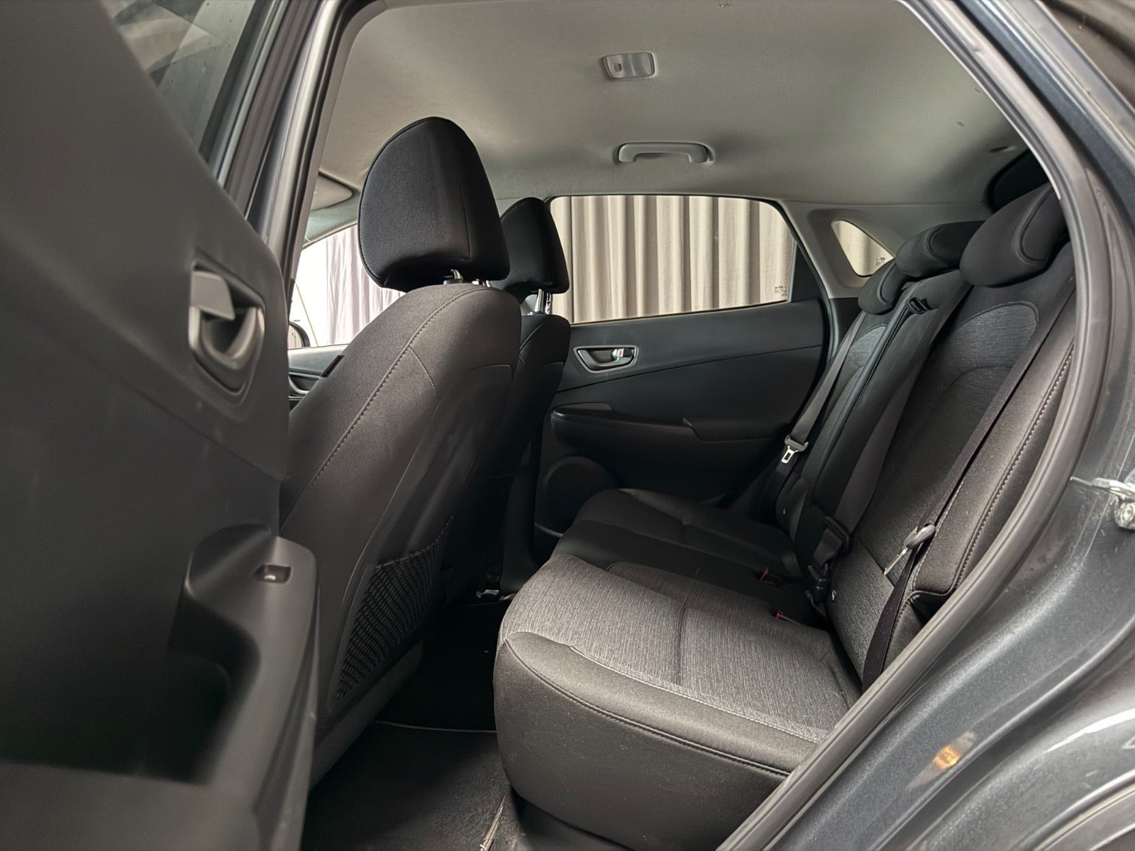 Grå Hyundai Kona fra 2020