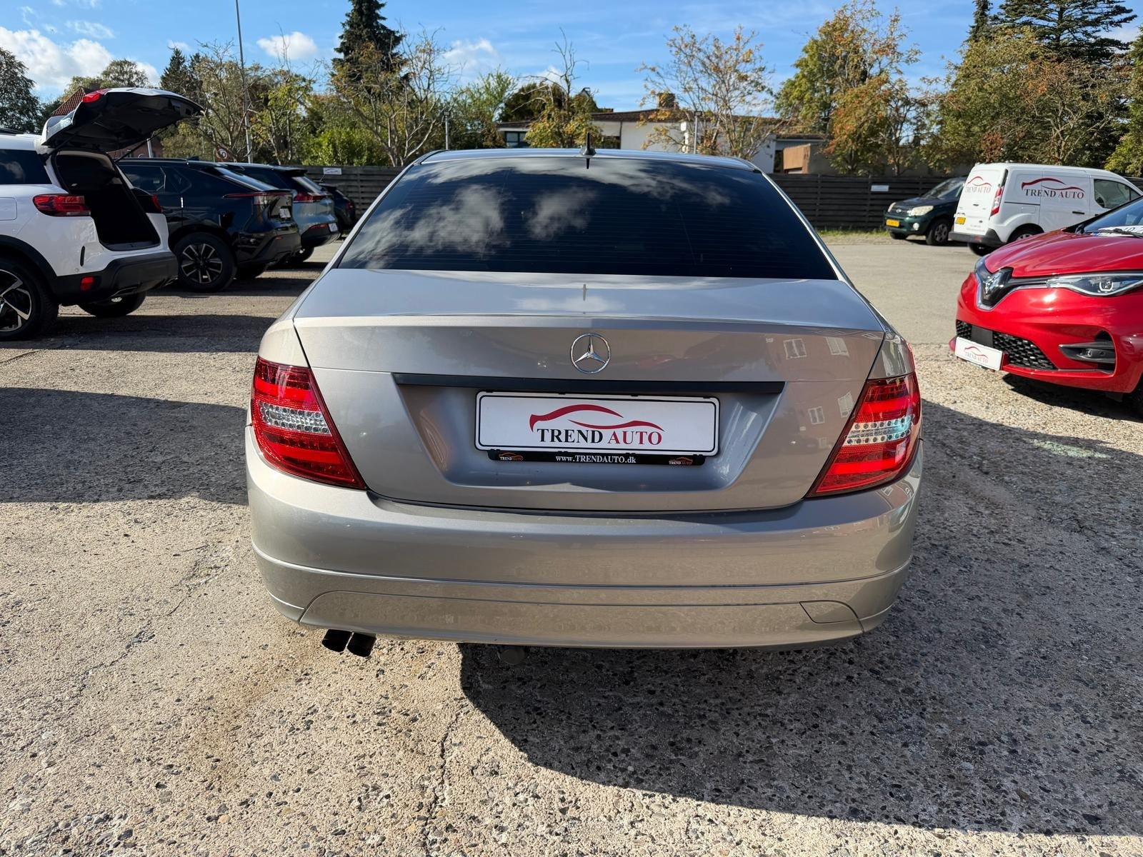 Beige Mercedes C180 fra 2008
