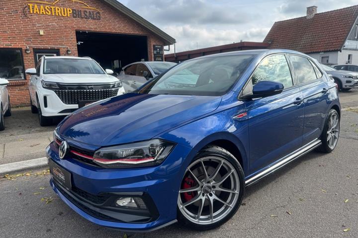 Blå VW Polo fra 2019