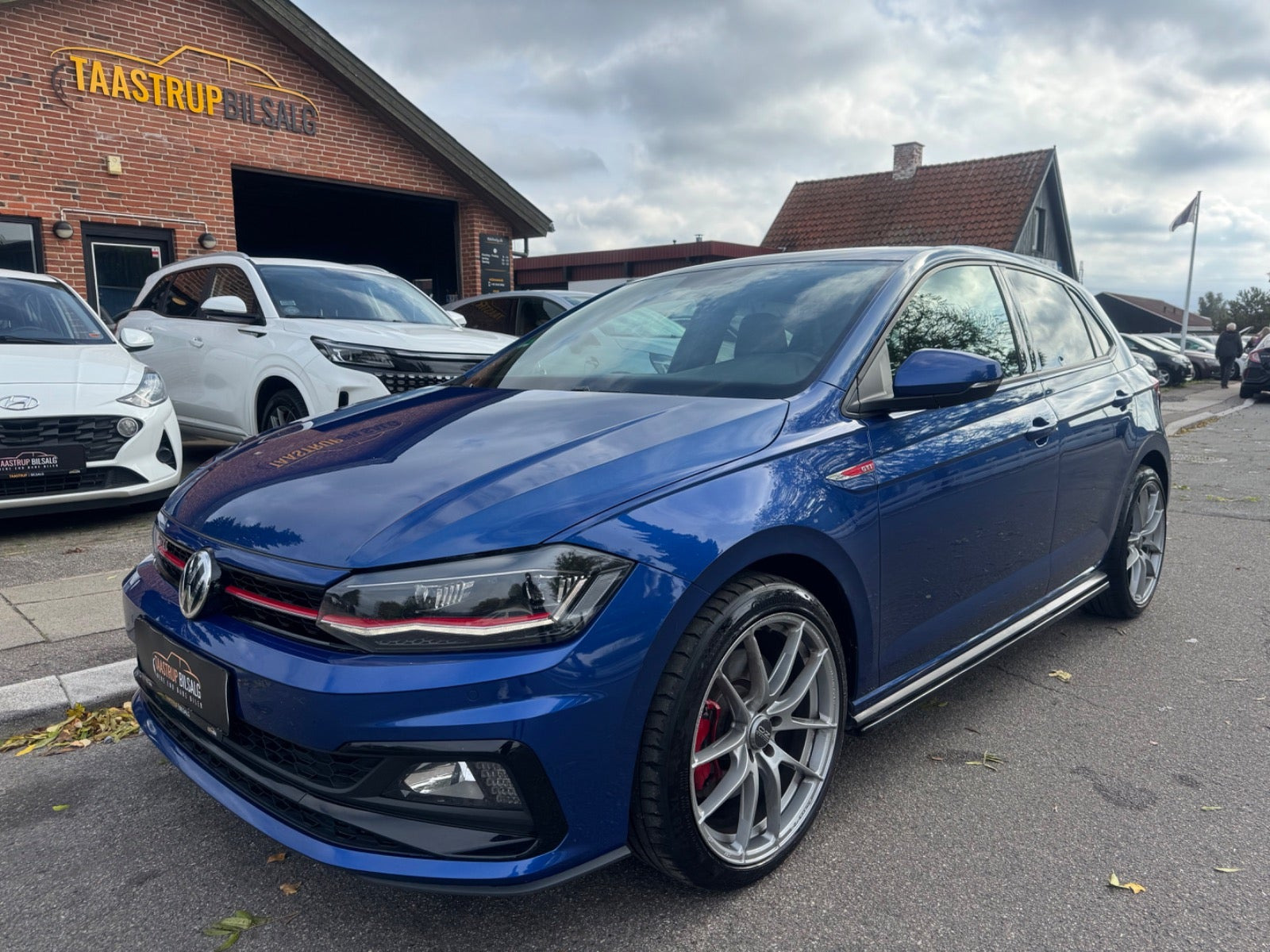 Blå VW Polo fra 2019