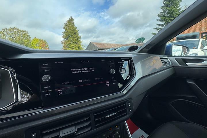 Blå VW Polo fra 2019