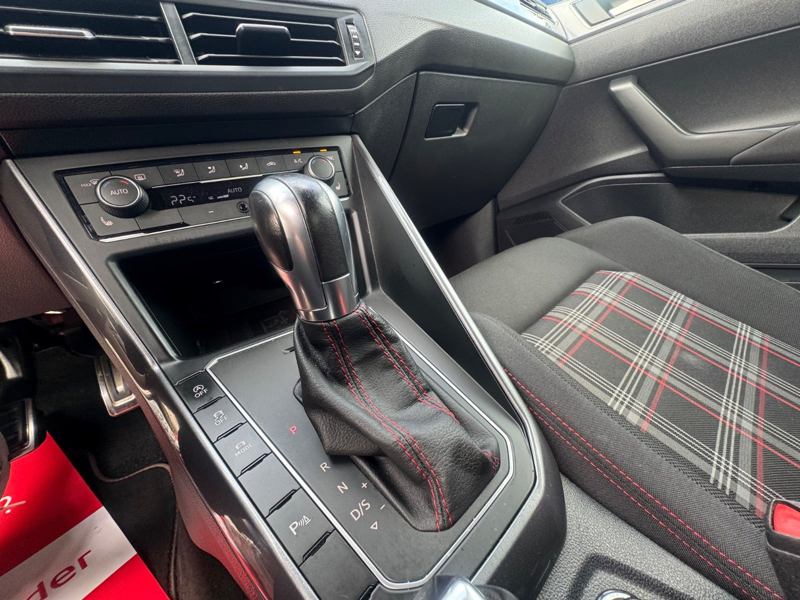 Blå VW Polo fra 2019