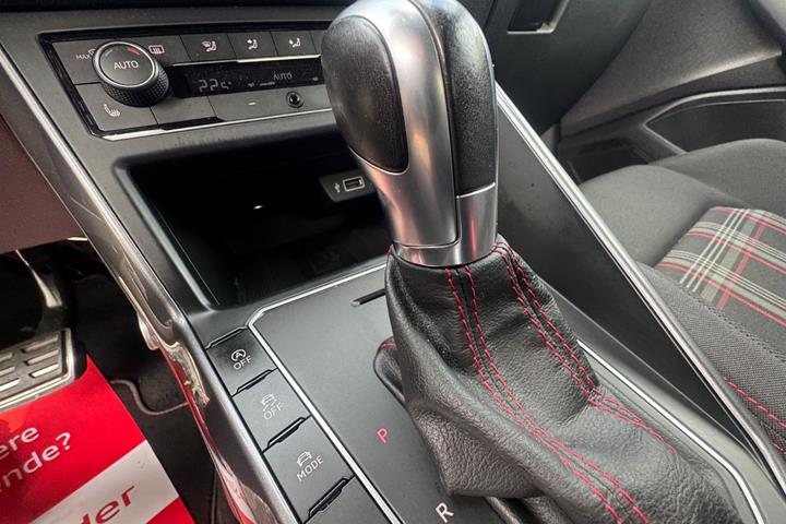 Blå VW Polo fra 2019