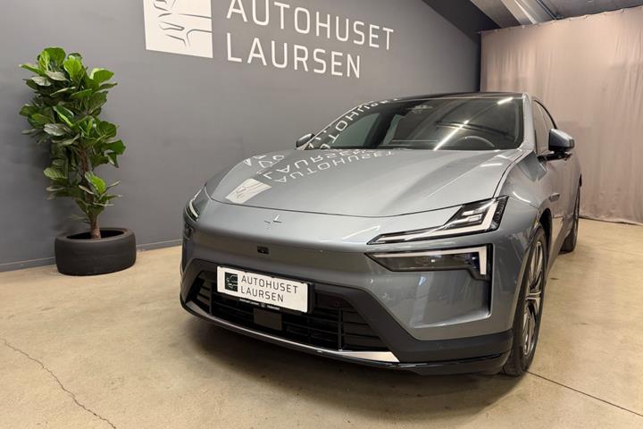 Grå Polestar 4 fra 2025