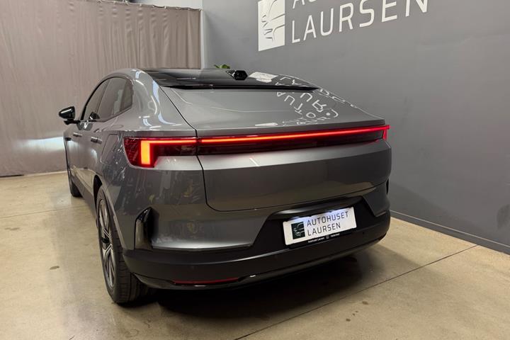 Grå Polestar 4 fra 2025