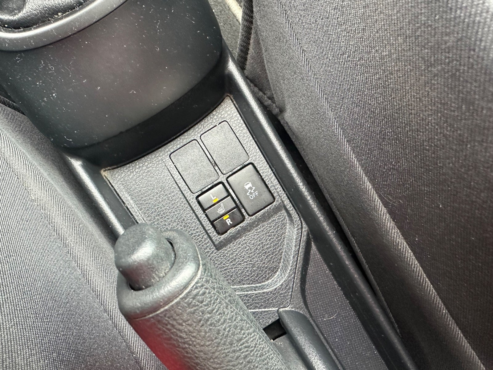 Grå Toyota Yaris fra 2017