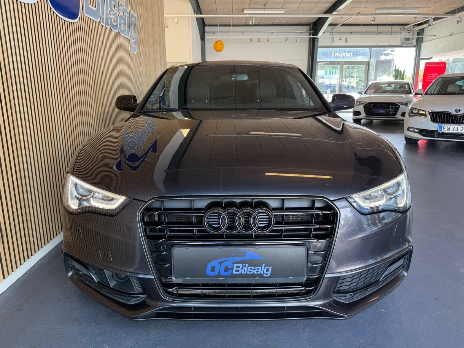Grå Audi A5 fra 2016