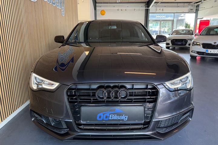 Grå Audi A5 fra 2016