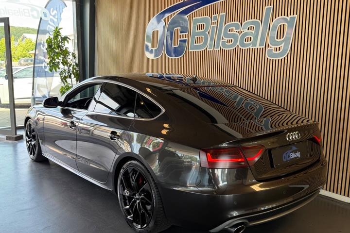 Grå Audi A5 fra 2016